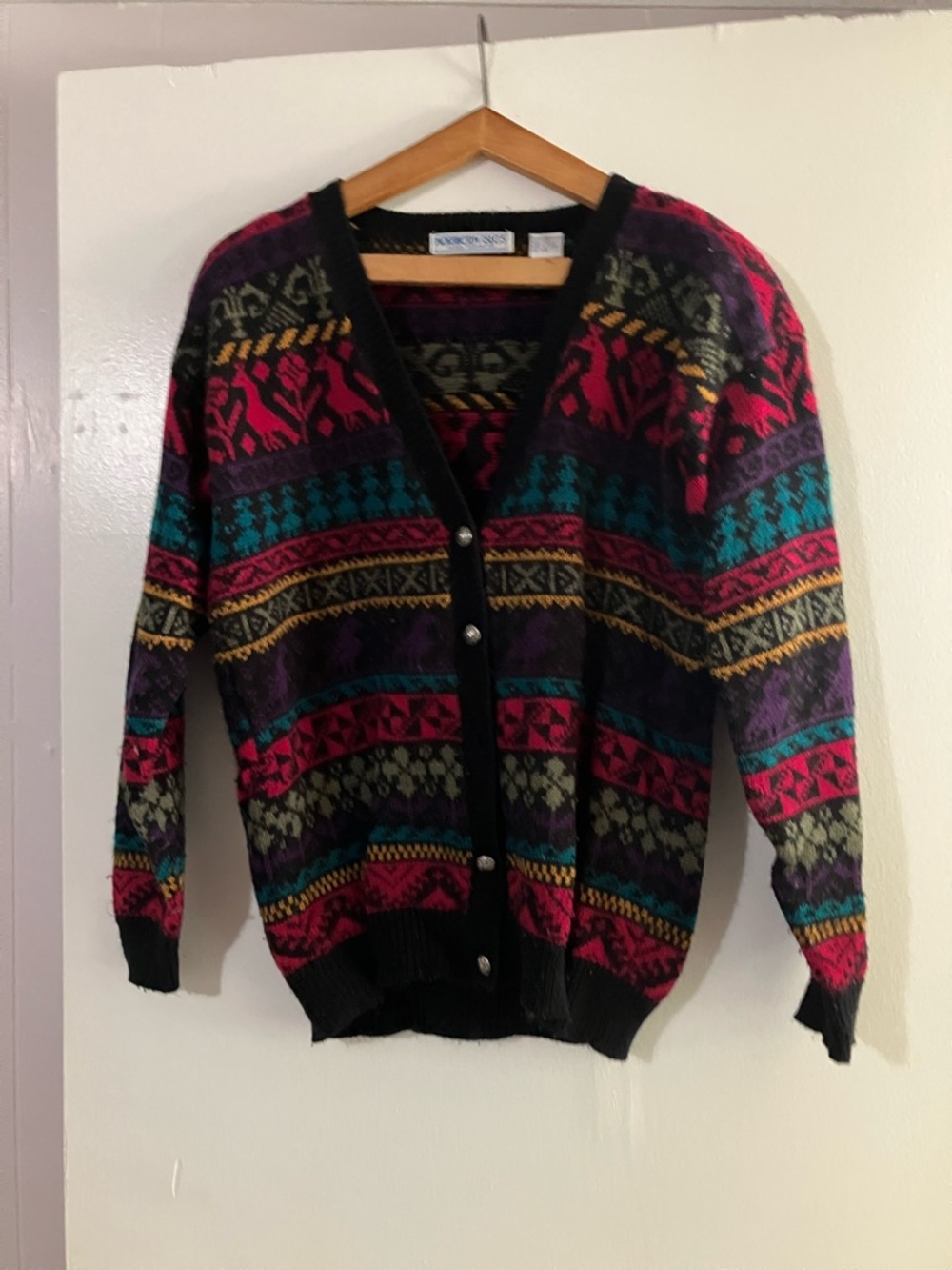 Northern isle sweater size large